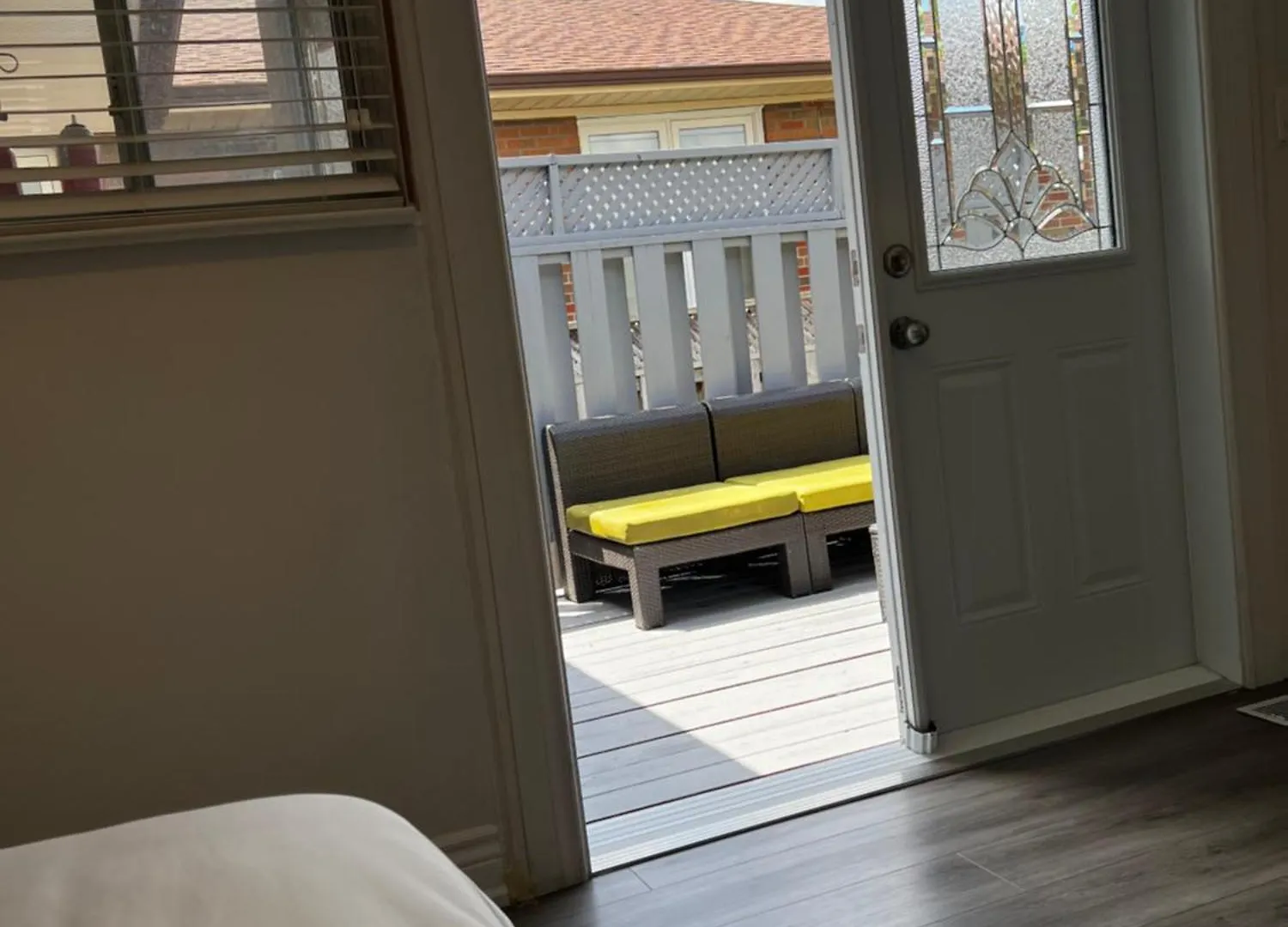 Spacious Private Upper Floor 4Br 5 Beds 2 Bath & Kitchen Toronto