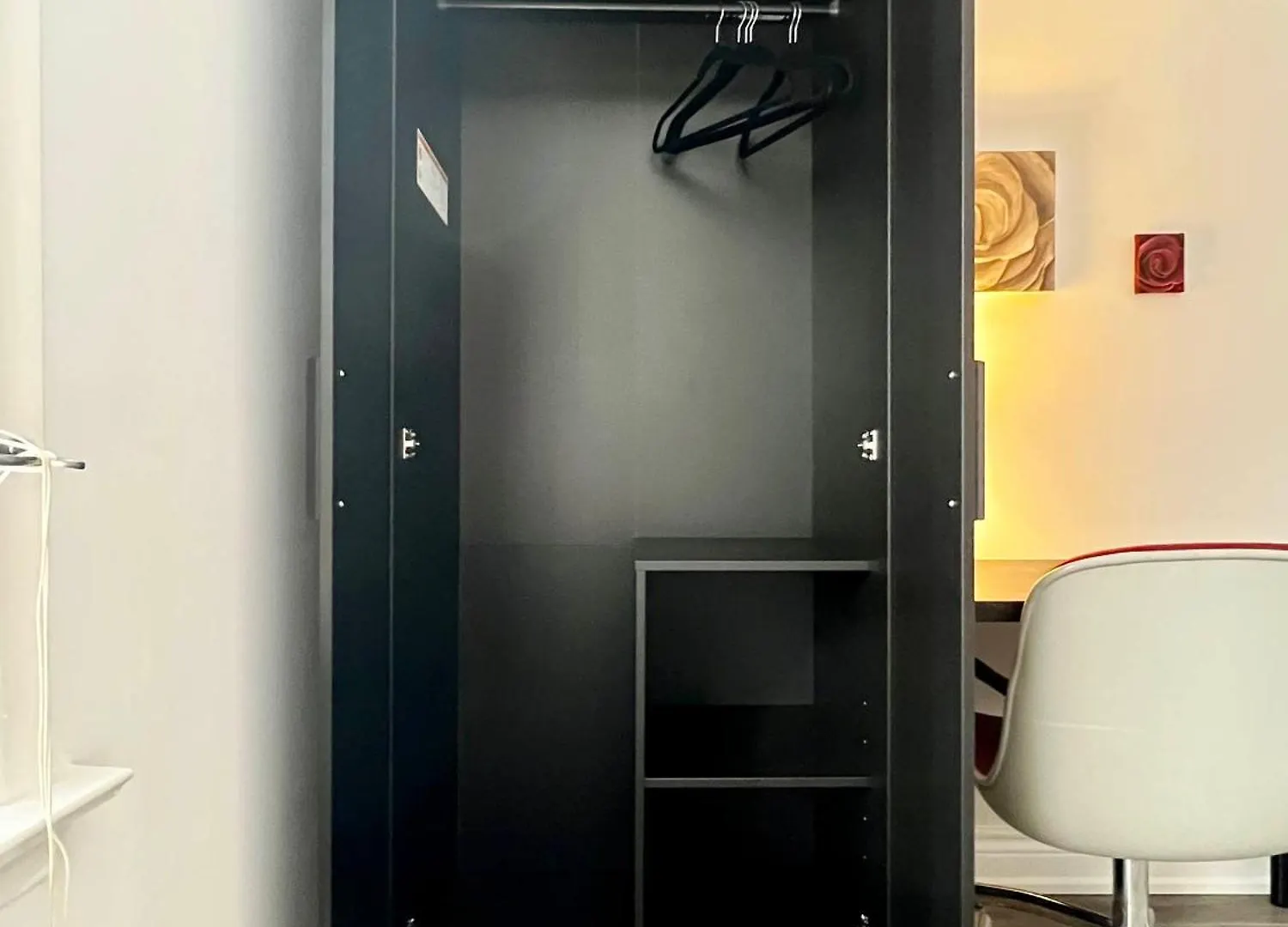 Spacious Private Upper Floor 4Br 5 Beds 2 Bath & Kitchen Toronto Canada