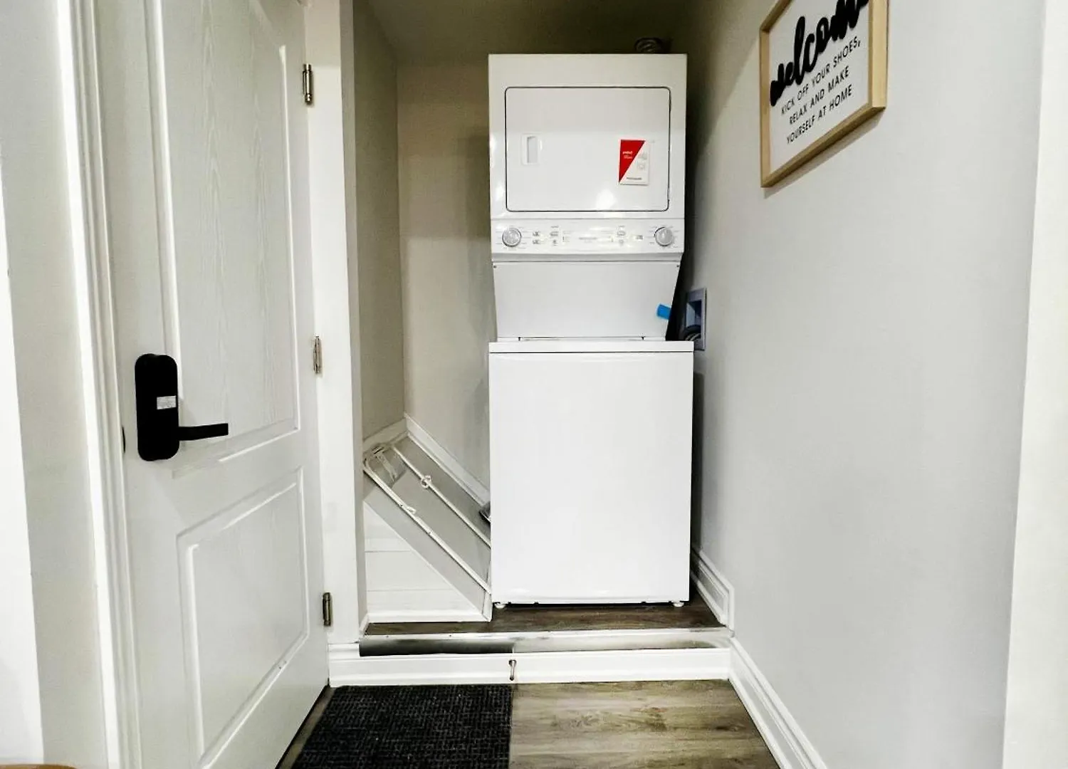 Spacious Private Upper Floor 4Br 5 Beds 2 Bath & Kitchen 多伦多