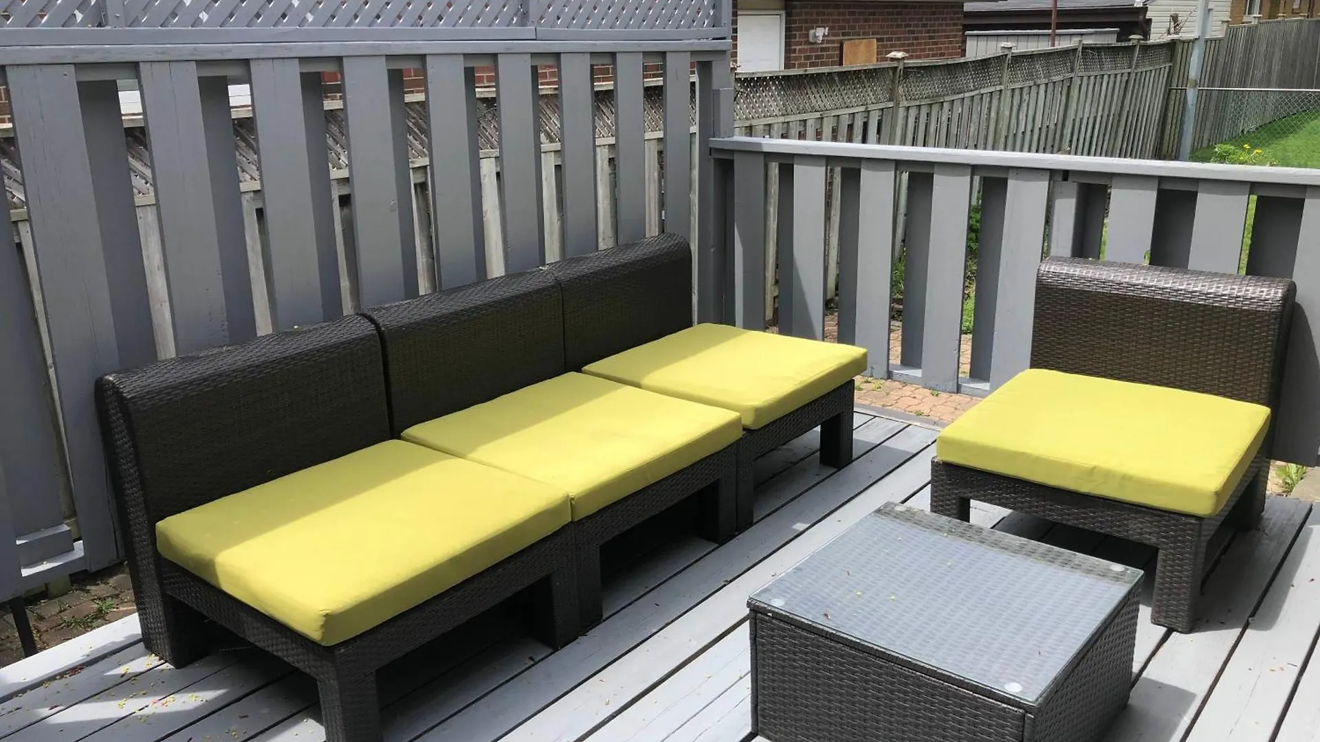 Spacious Private Upper Floor 4Br 5 Beds 2 Bath & Kitchen Toronto 0*,